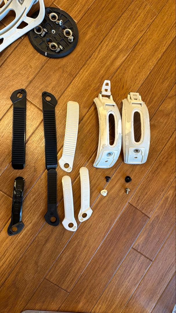 SP Binding スノボビンディング ホワイト、トゥキャップベルト黒は新品