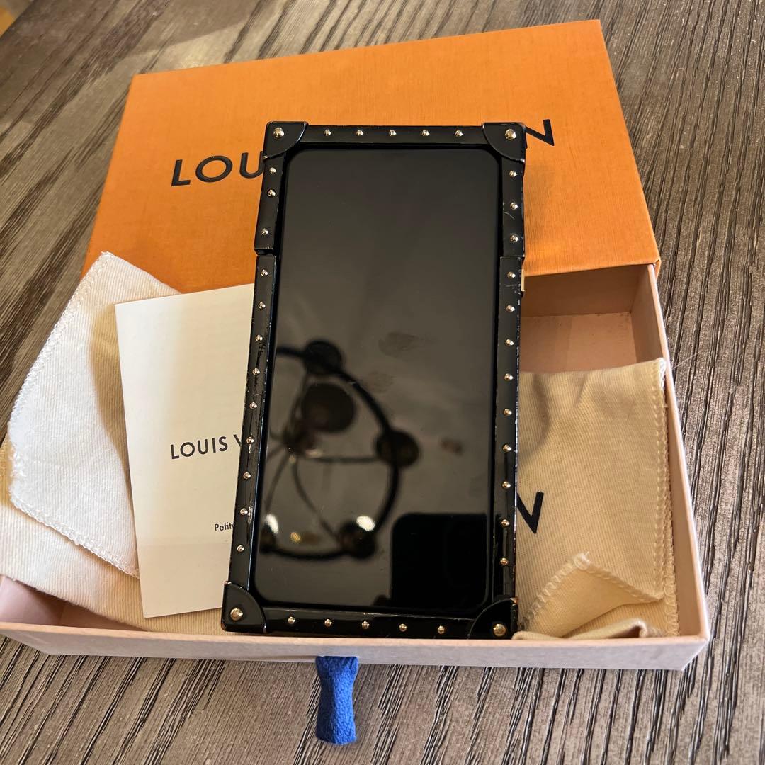 家具・インテリア iPhone case