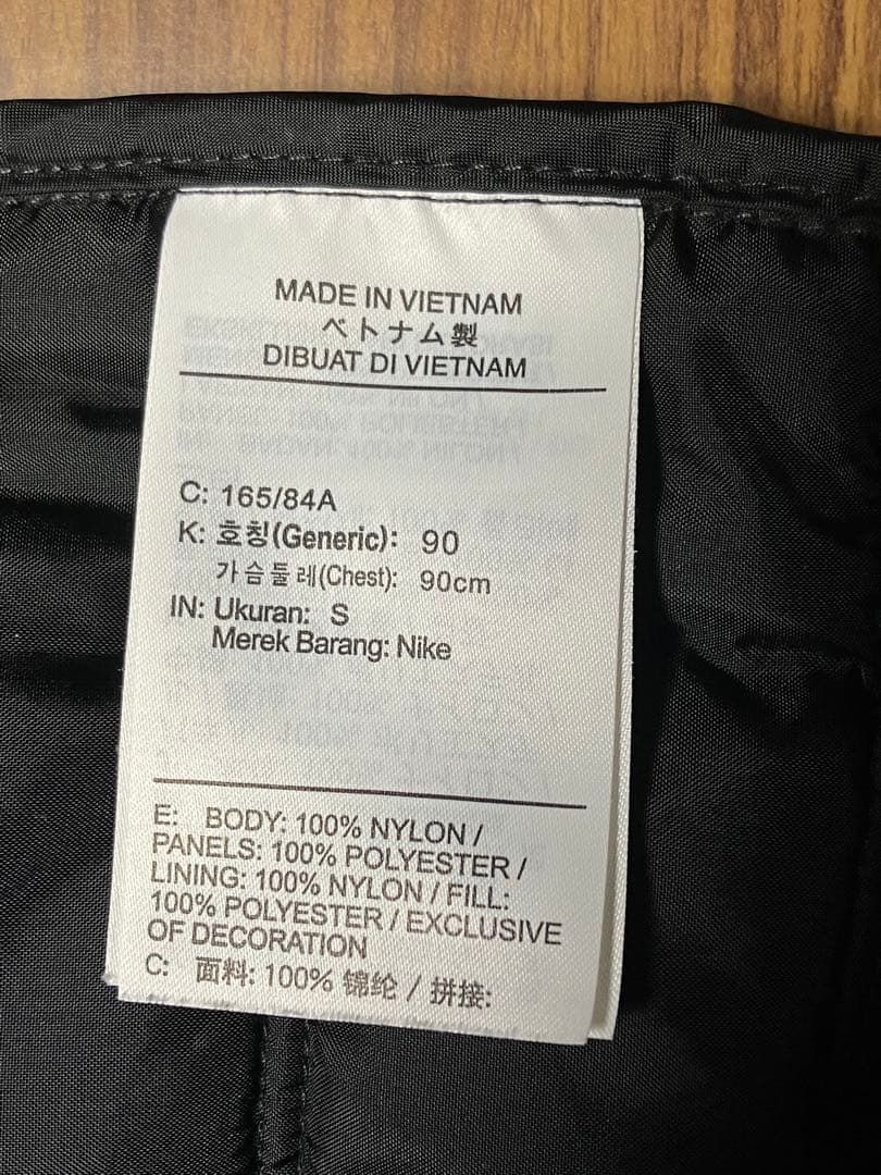 極美品 NIKE Therma WNTRZD フルジップ フーディー S 黒