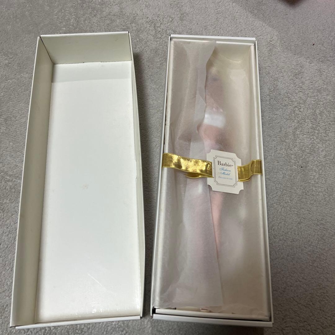 Barbie fashion modelバービー人形 本体のみ　可動ボディ