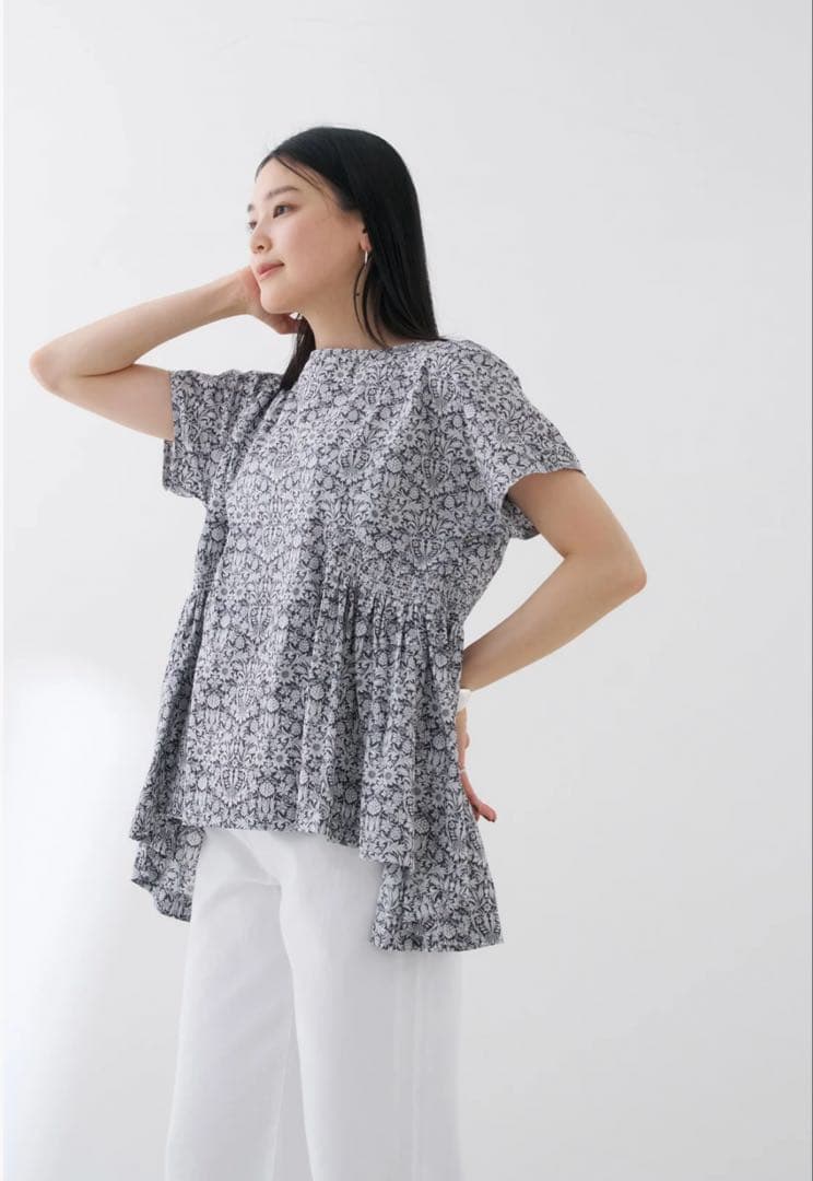 【美品】ヌキテパLiberty Print Shirring Blouse
