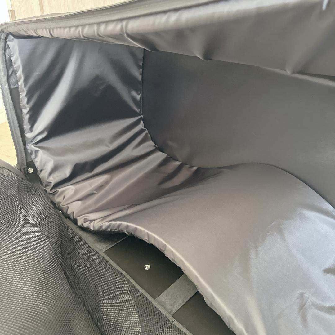 メルセデスベンツ×タイトリスト　ゴルフバッグ　トラベルケース　黒色　ホイール付き