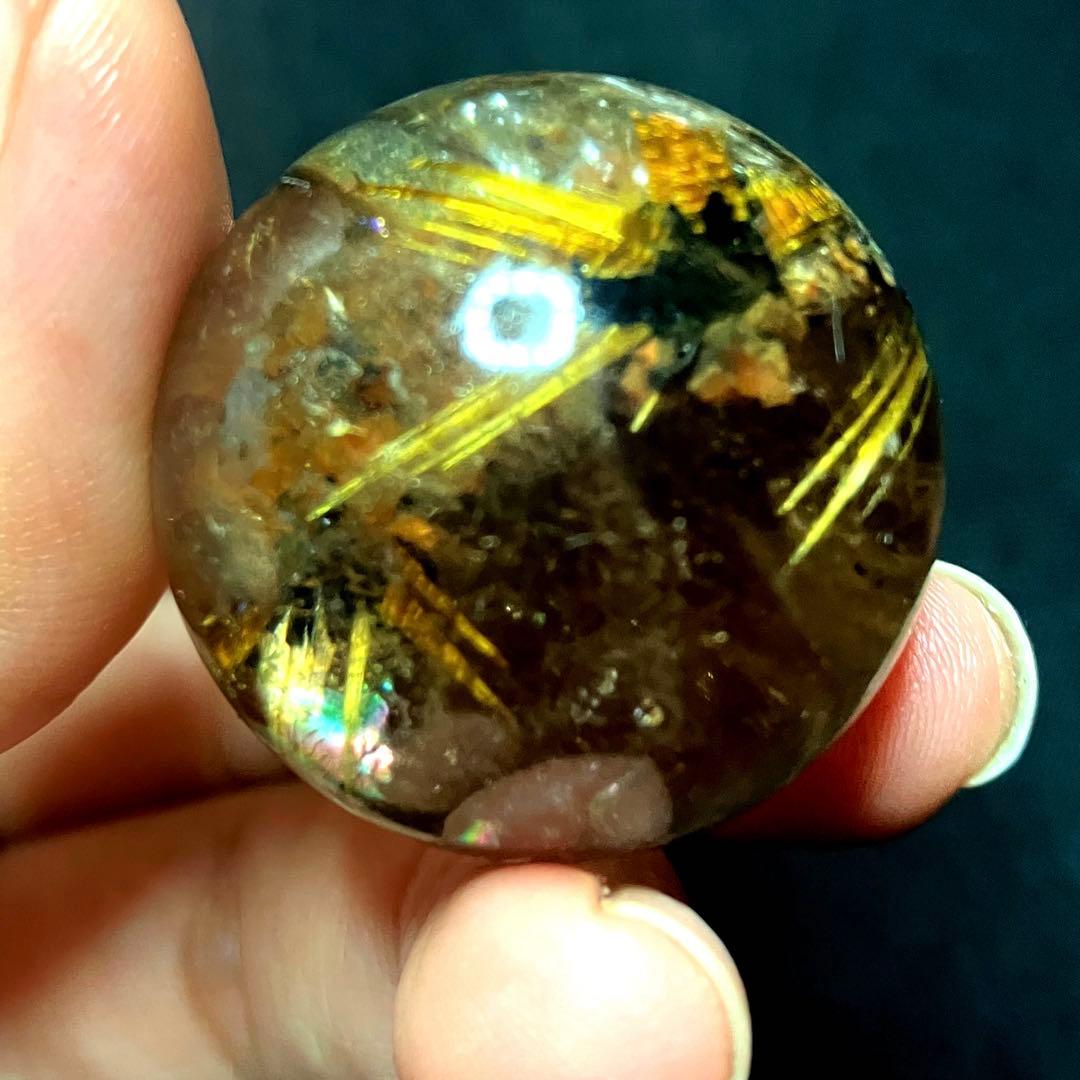 30mm 虹入りゴールドタイチンルチルクォーツ　丸玉　スフィア　金針水晶