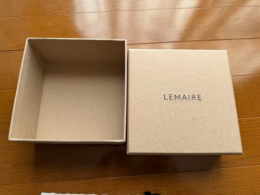 アクセサリー LEMAIRE MOLDED TAPE NECKLACE PEAT GREEN