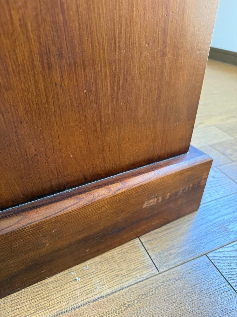 誠工舎　花柄タイル装飾　木製チェスト