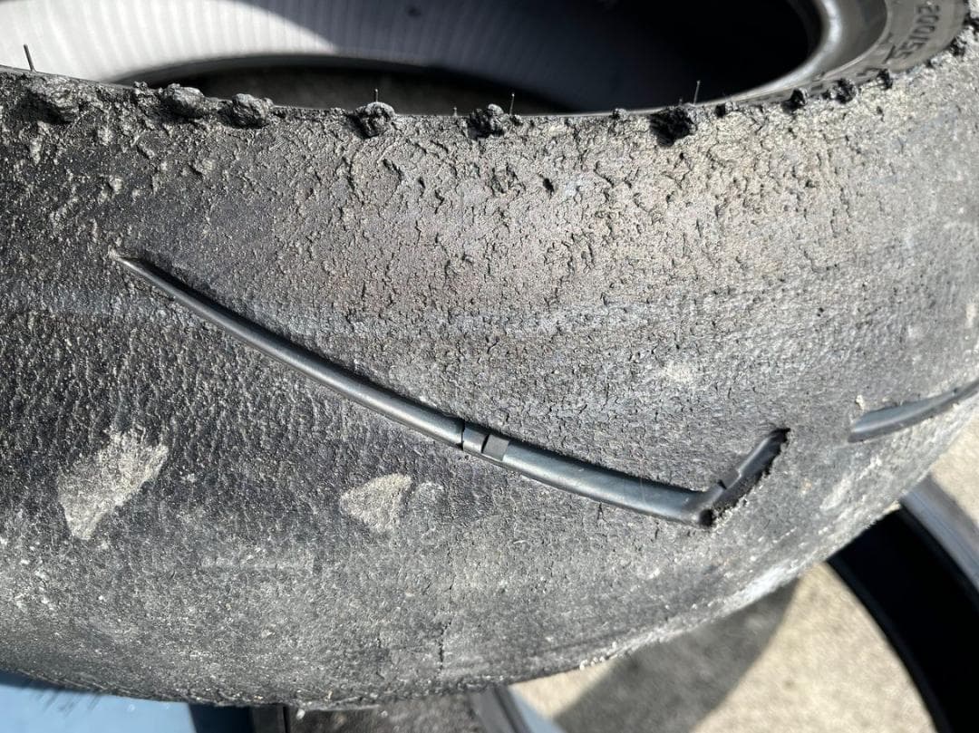 ピレリ ディアブロ スーパーコルサV4 SC1 前後(120・200)中古