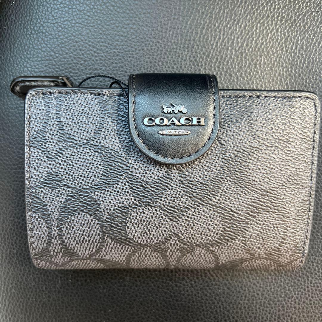 @*✨様 新品 COACH 二つ折り財布