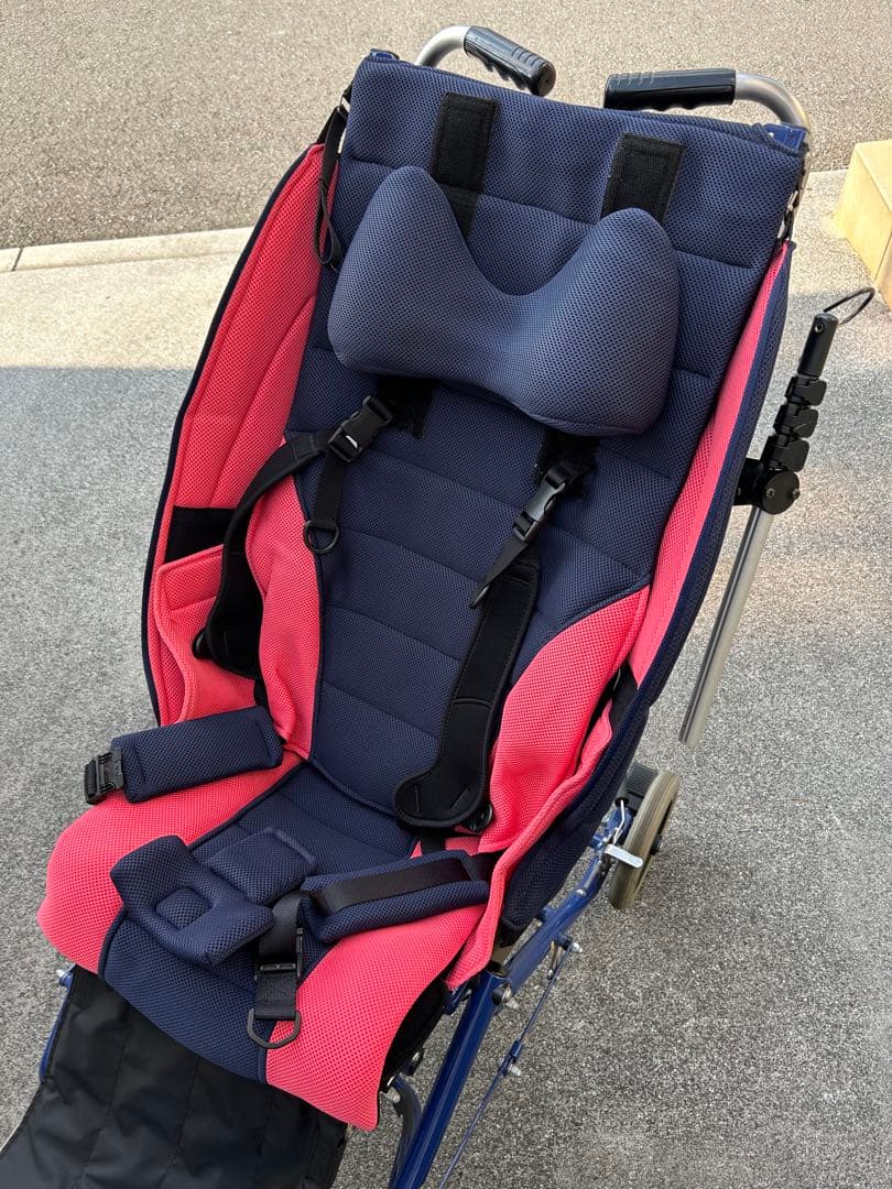 バーギー　　子供用車椅子　ひよけつき