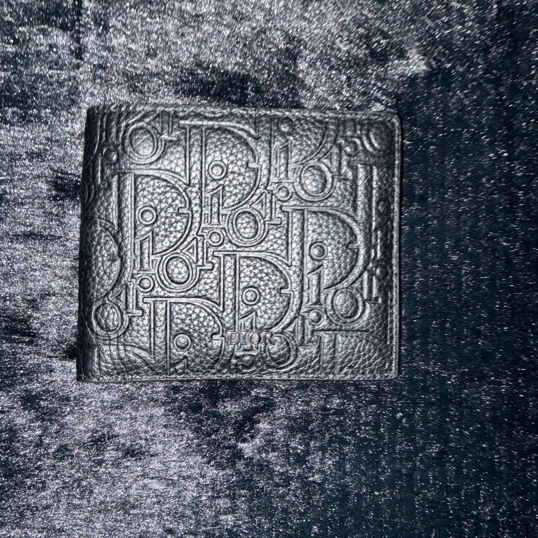 Dior エンボス加工 二つ折り財布 黒