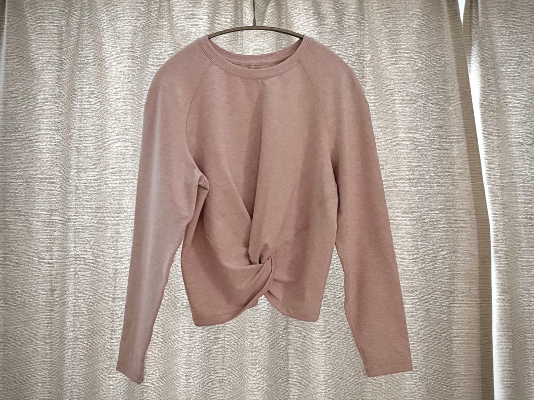 Lululemon ベビーピンク 長袖 ヨガウェア