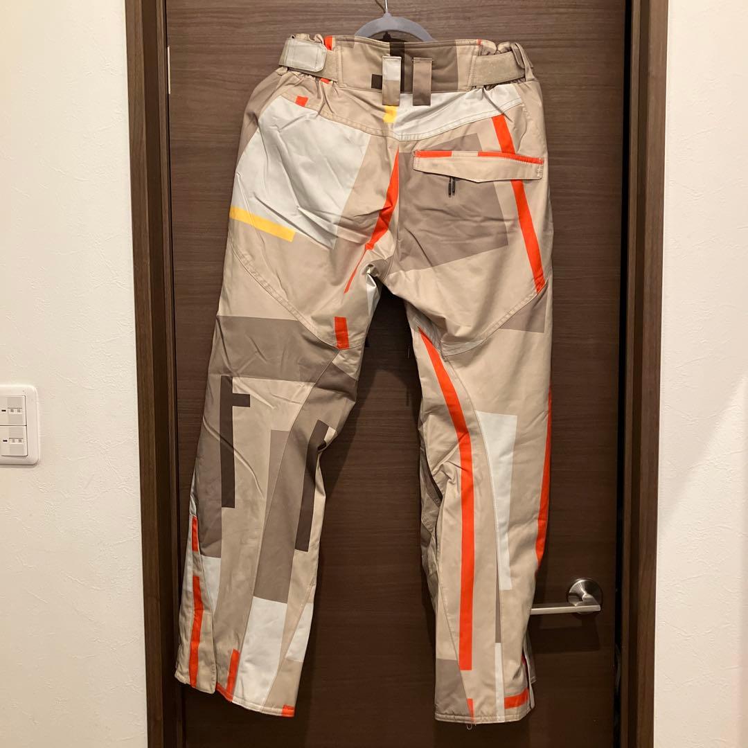 歳末クリスマスセール‼️ MIZUNOミズノスキーウェア2023上下