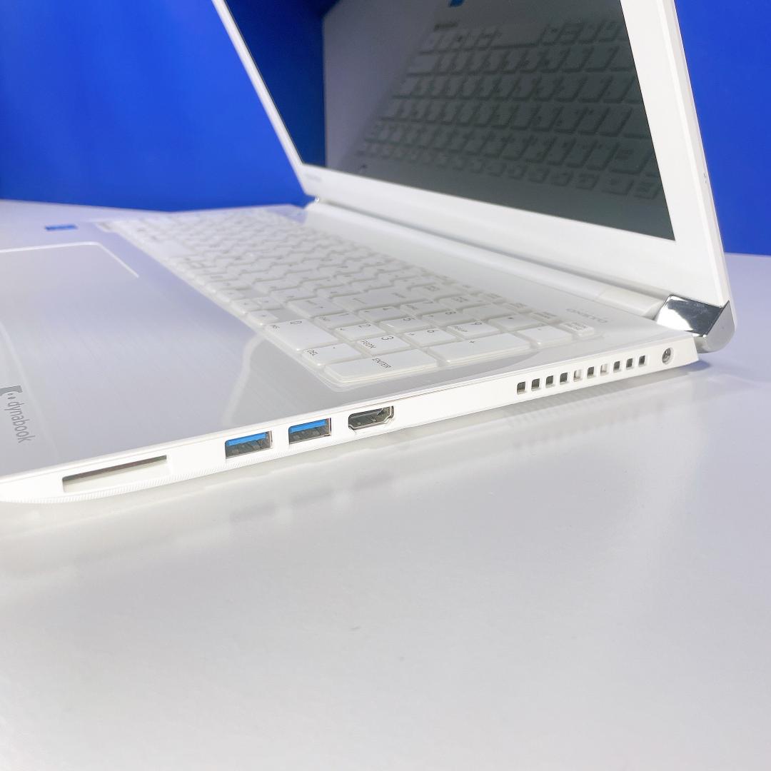 すぐ使える✨快適SSD✨Windows11✨東芝白ノートパソコンカメラ付 薄型