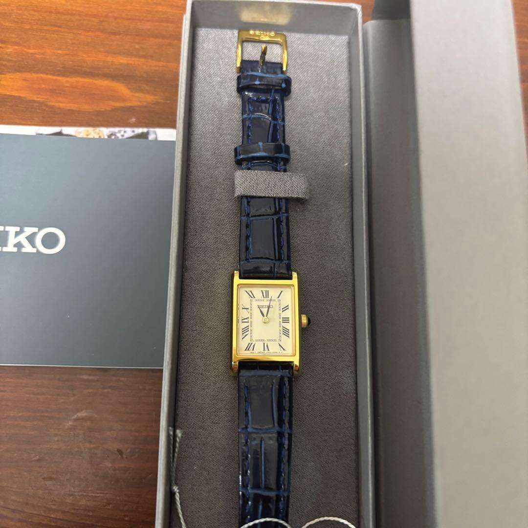 SEIKO SSHE004 ネイビー レザー 腕時計