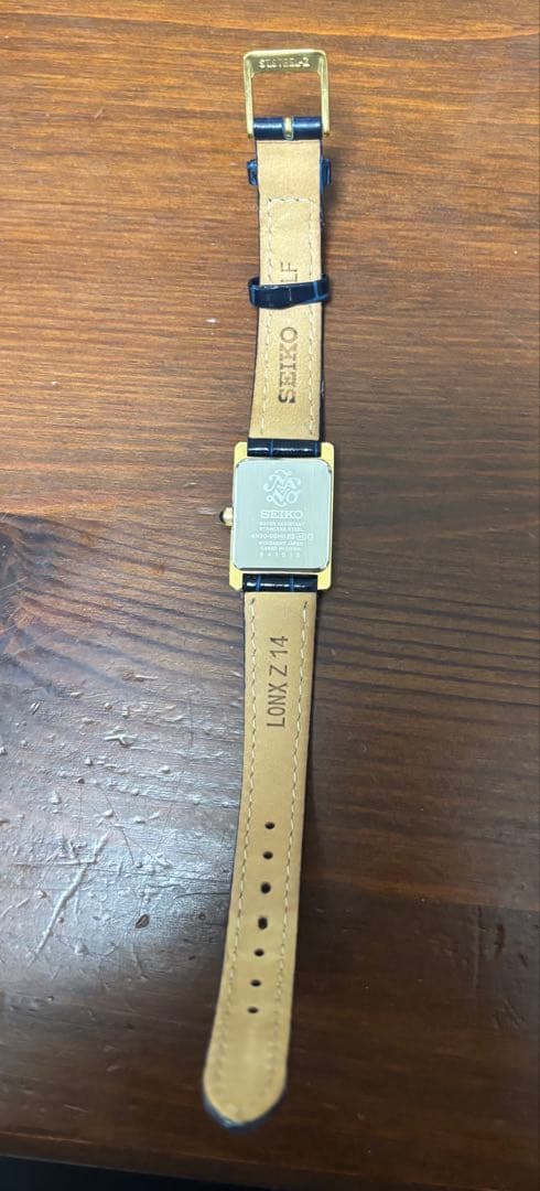 SEIKO SSHE004 ネイビー レザー 腕時計