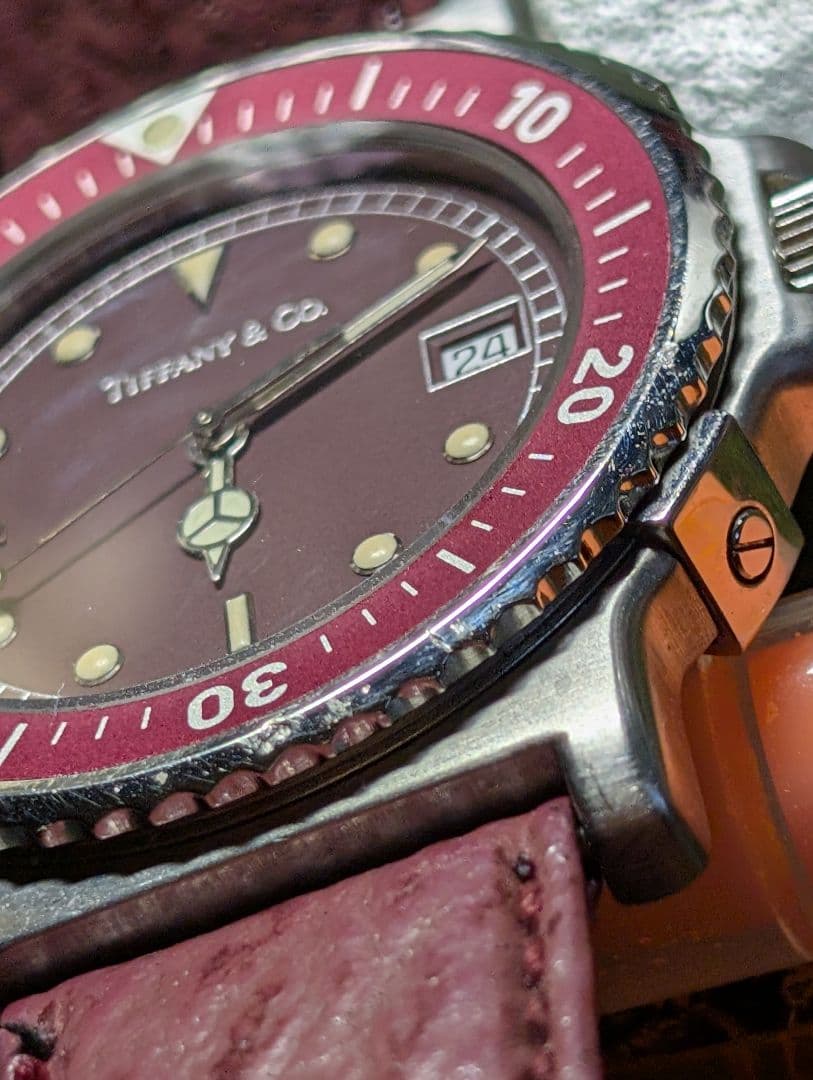 ティファニー　ダイバーズ　赤　Quartz　純正レザーベルト　稼働品