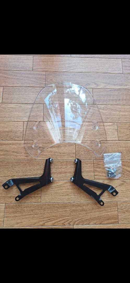 トライアンフ　ストリートツイン900 クリアシールドとブラック取り付け金具セット