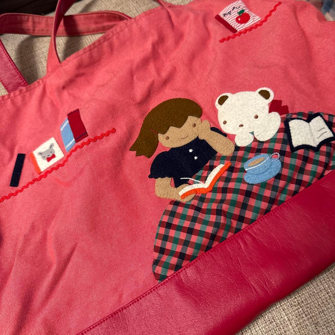 刺繍トートバッグ 女の子とクマ