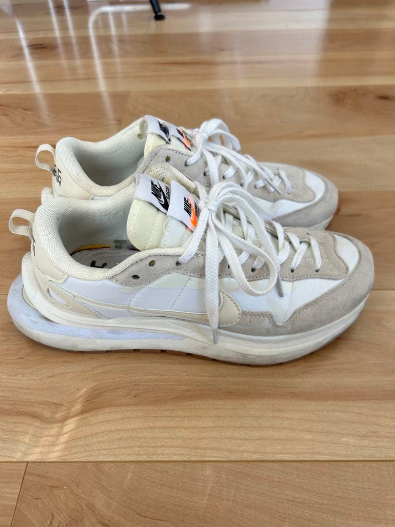 Nike Sacai DD1875-100 ホワイトスニーカー
