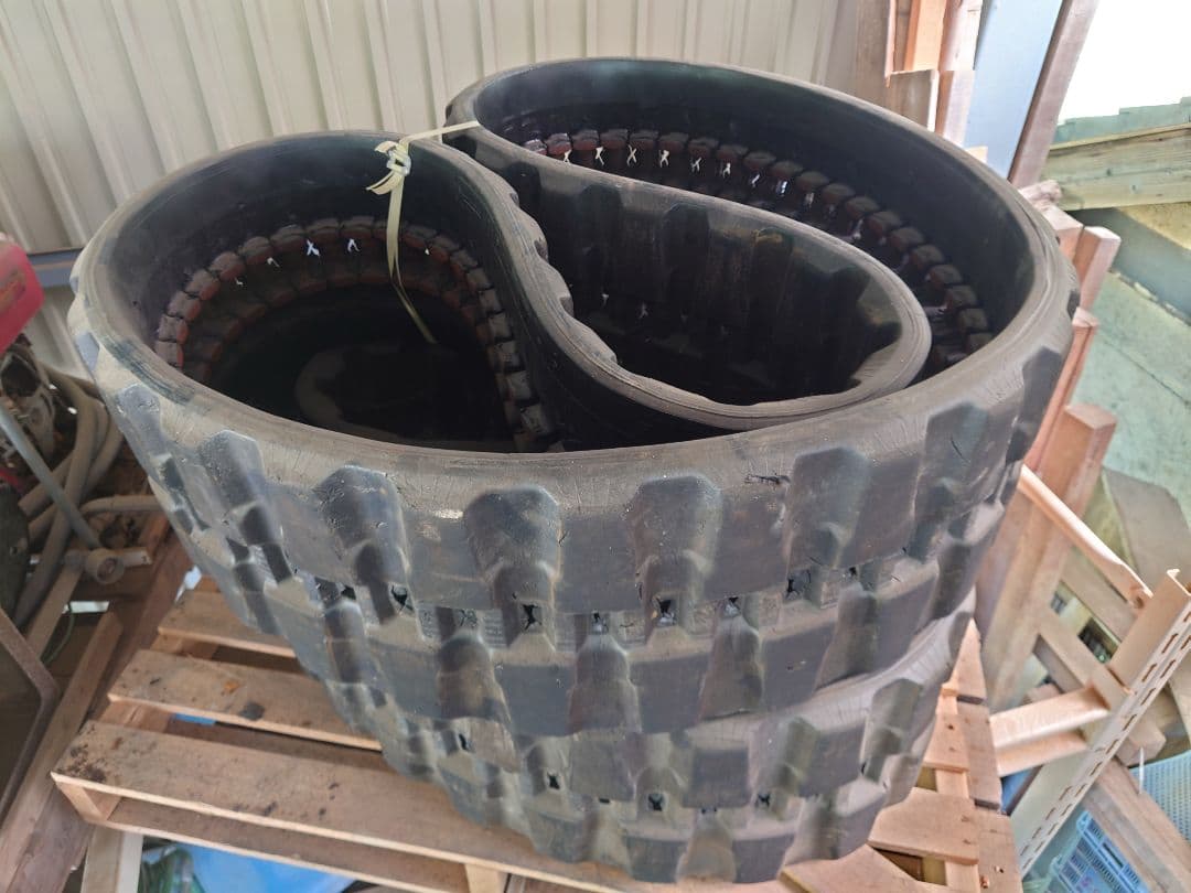 三菱　キャタピラー ゴムクローラー純正品