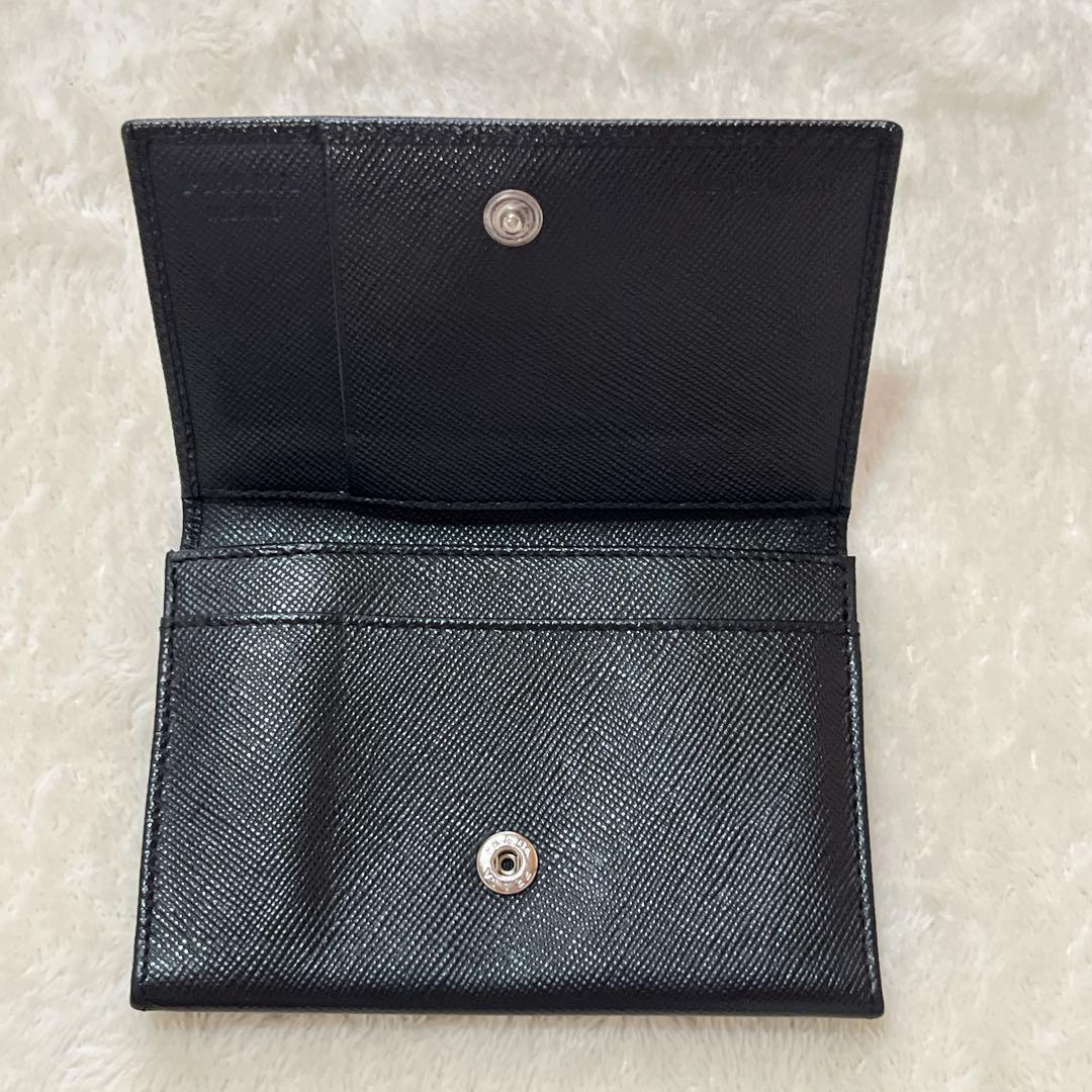 【極美品】PRADA ケース サフィアーノレザー ブラック　三角ロゴ