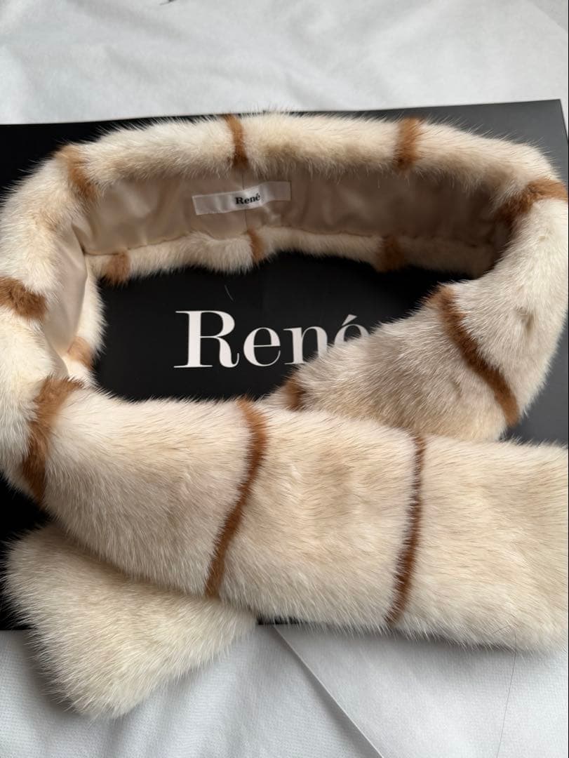 René ファーマフラー