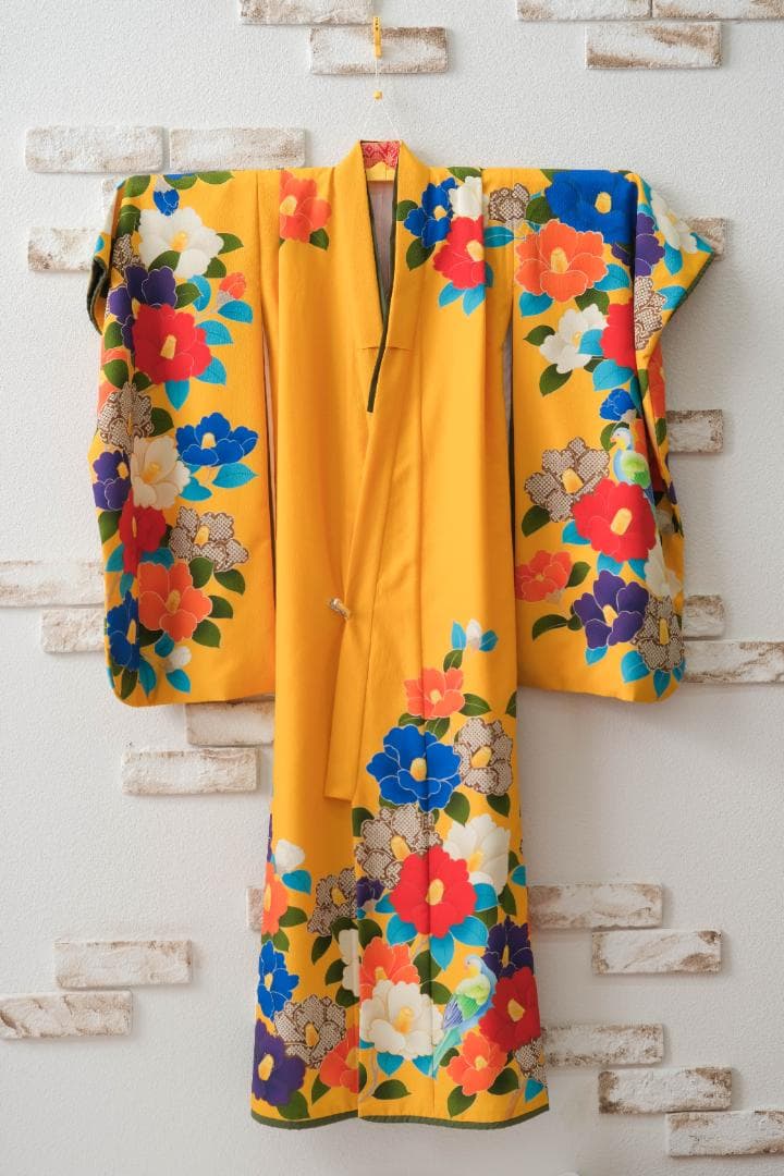 ７歳着物　七五三花柄着物 鮮やかな黄色
