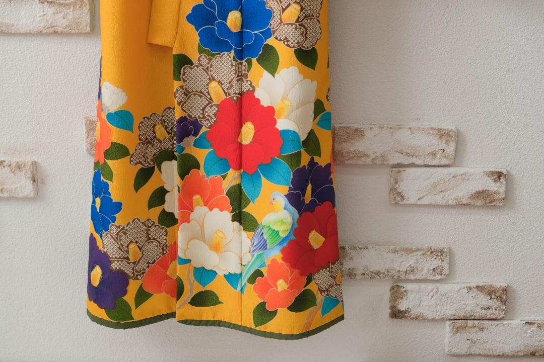 ７歳着物　七五三花柄着物 鮮やかな黄色