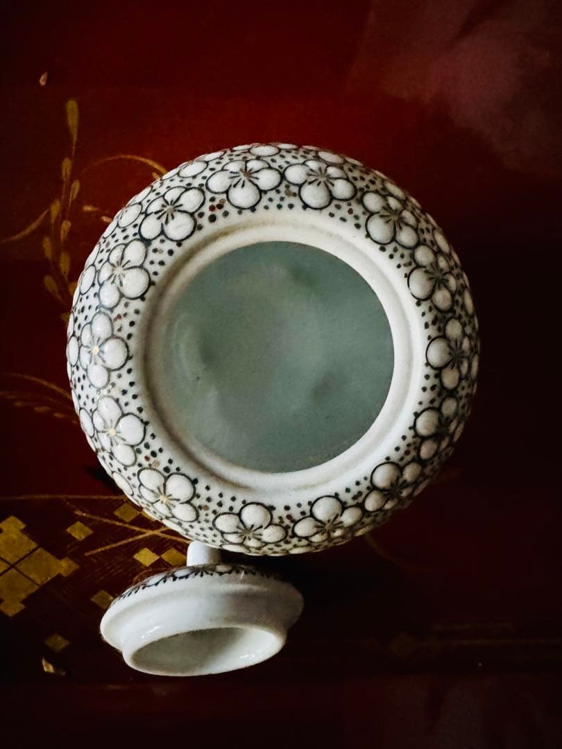 春待ち逸品　花街のお持ち物　白磁香炉　白梅　伝統工藝　脚付きお香入れ