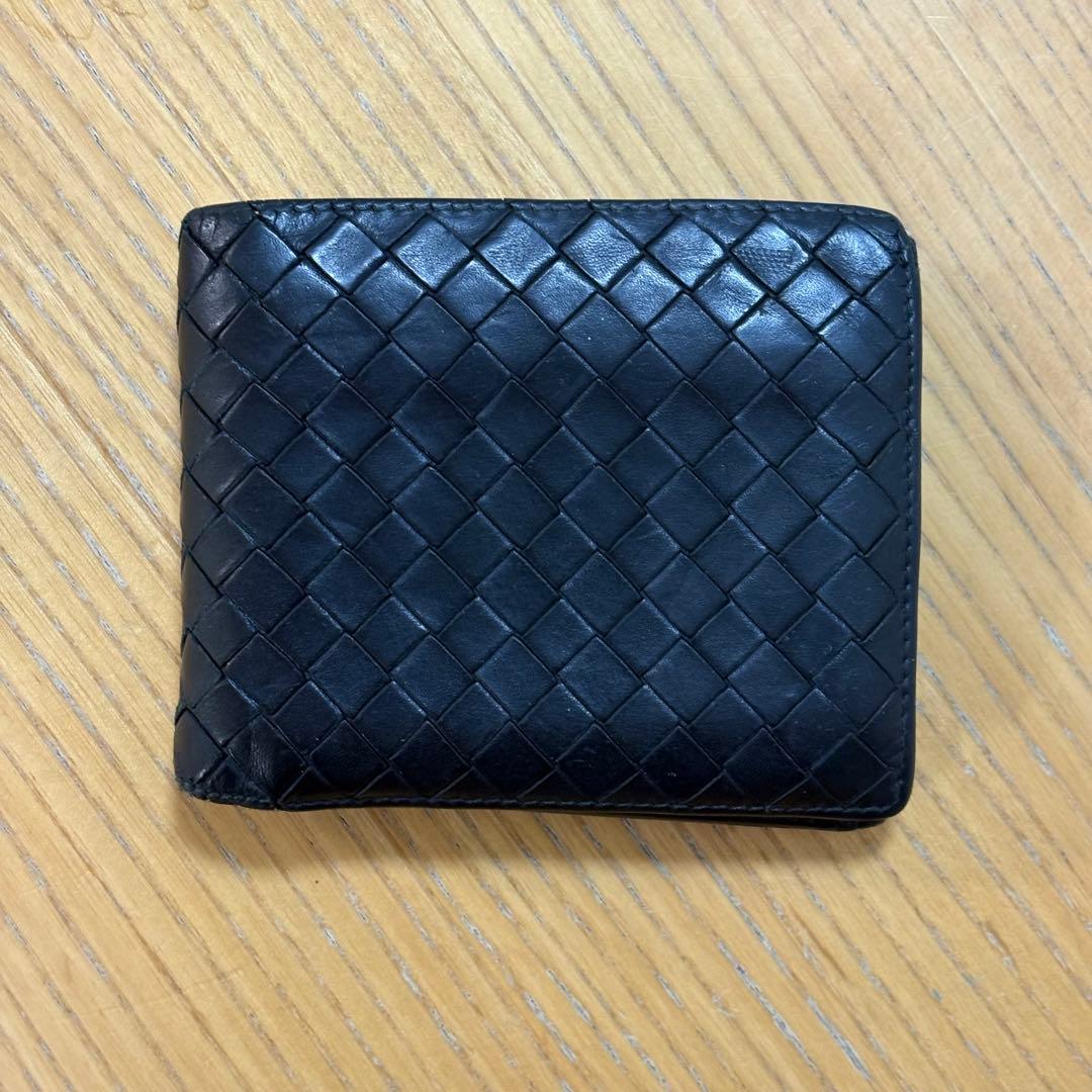 黒のレザー二つ折り財布　ボッテガ