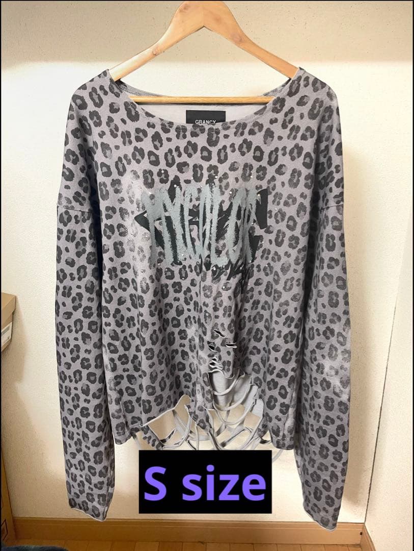 GRANCY】総柄ラインストーングラフィックロンT Sサイズ