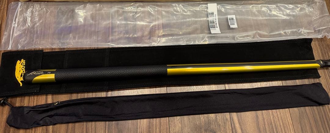 <にはんま>(限定品新品)PREDATOR P3 ゴールドカラー