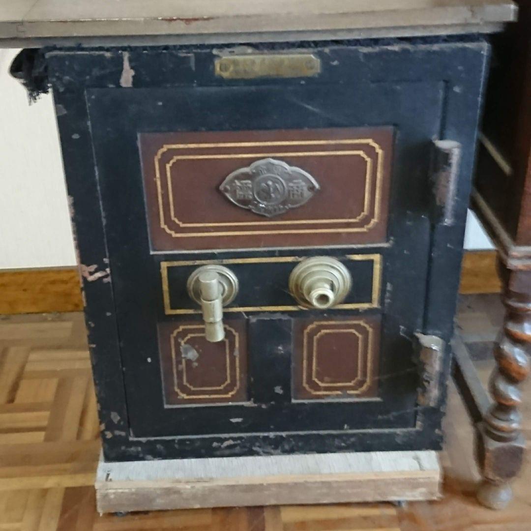 明治時代の小型耐火金庫(明治24年製造)