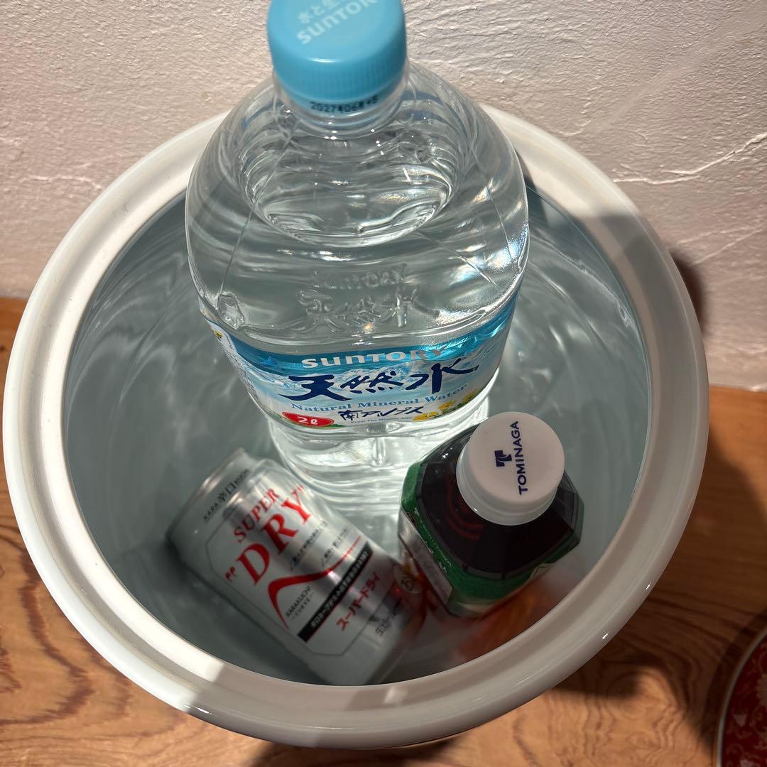 其泉　大きい蓋付き金彩陶器の壺　プランター？　屑入れ？