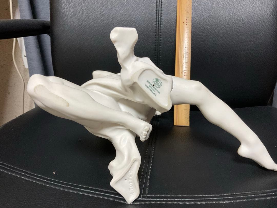 レア！Hutschenreuther のバレリーナ　躍動美あふれる名品