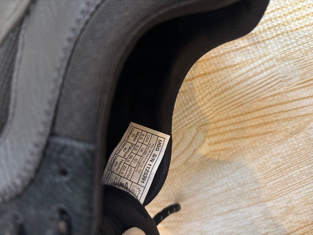 UGG CALLE LACE/ローカットスニーカー　22.5