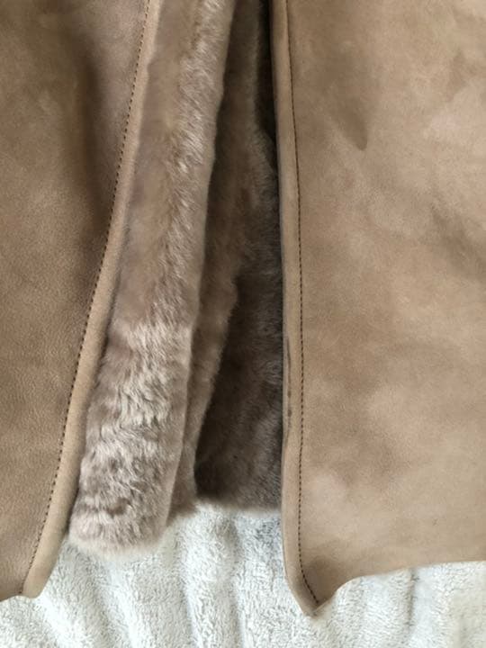 マックスマーラの　ムートンコート