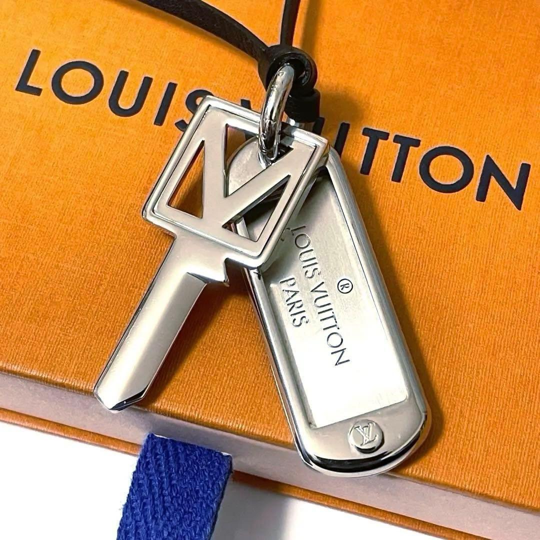 Louis Vuitton コリエ・プラーク Vスクエア ネックレスM