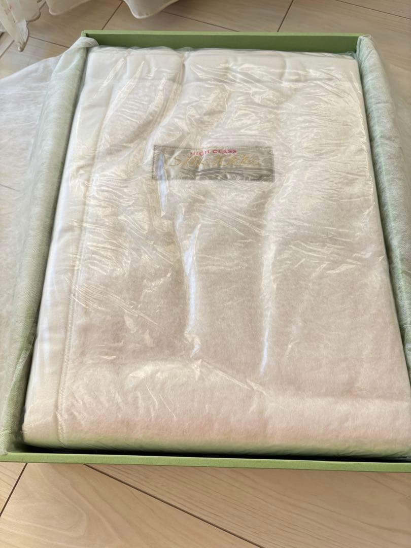 更に値下げ 格安★最高級 絹毛布★シルク100%★シルク毛布★78000円の品