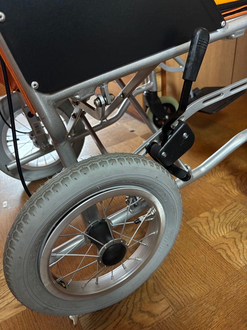 美和商事　介助式車椅子オレンジ色 軽量折りたたみ式