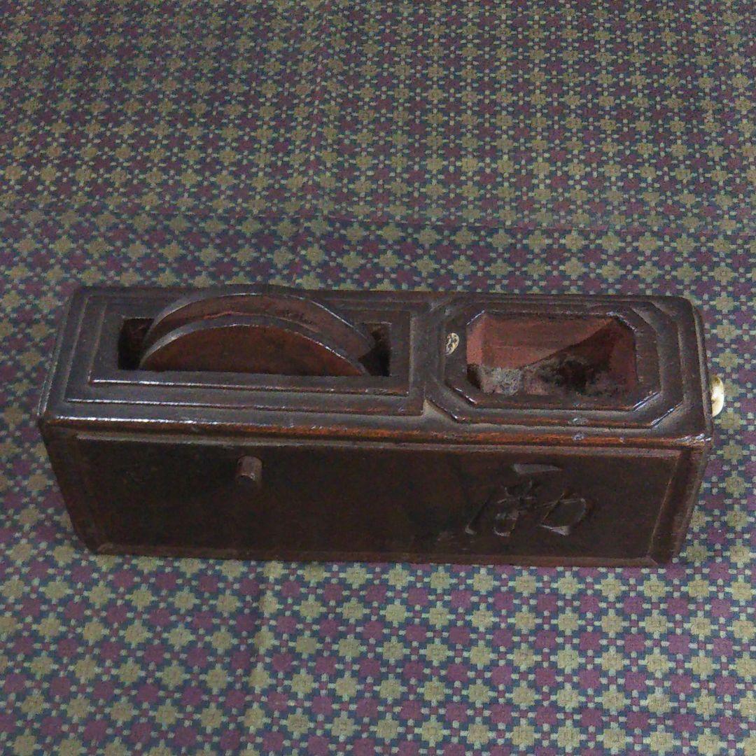 墨壷の美の所載の墨壷です