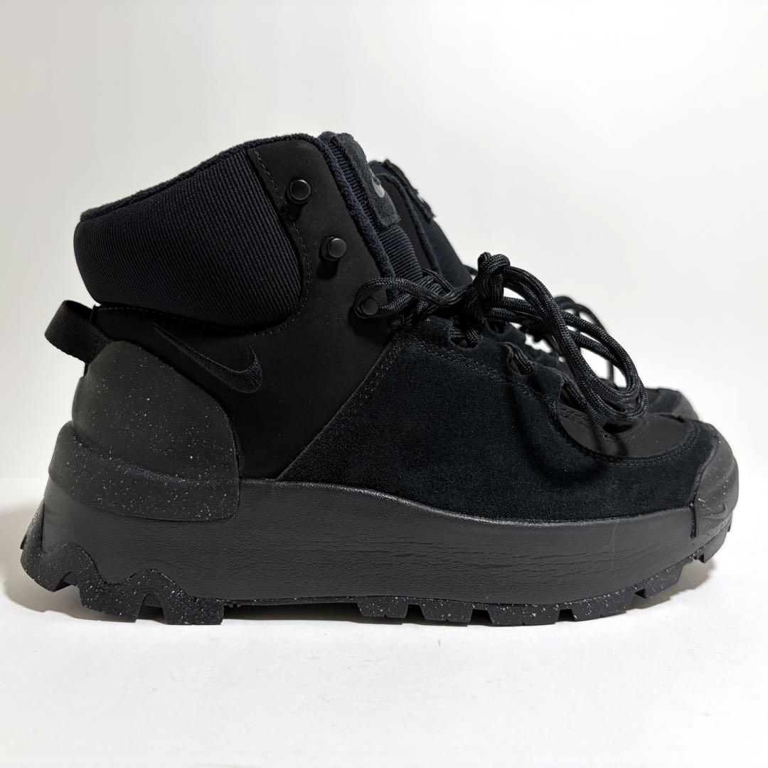 新品未使用☆NIKE 厚底 スニーカー トリプルブラック ブーツ 23.5cm