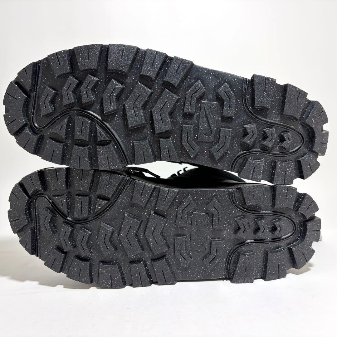 新品未使用☆NIKE 厚底 スニーカー トリプルブラック ブーツ 23.5cm