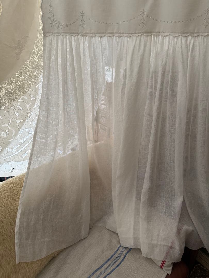 今日のお品ஐ⋆*フランスアンティーク・スカラップと刺繍のリネンガーゼカーテン