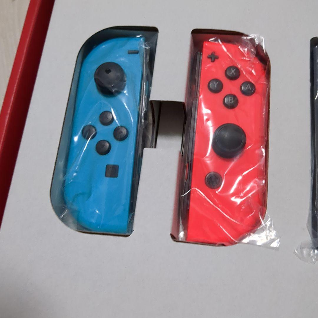 保管状態良好　Nintendo Switch 本体 青/赤 ジョイコン付き
