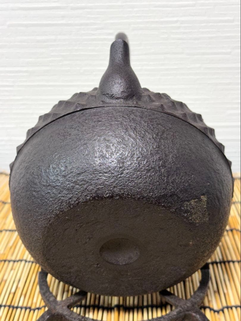 未使用品　南部長文堂 二代目 長谷川文雄造　鬼アラレ　南部鉄瓶　南部鉄器