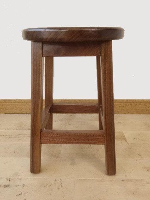 北海道手作り家具　ウォールナット材　スツールA