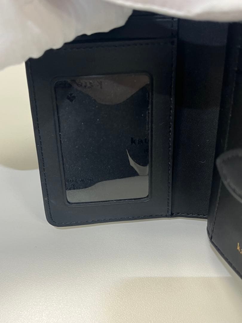 【超美品】kate spade 高級仕様　ミディアム二つ折り財布 キルティング