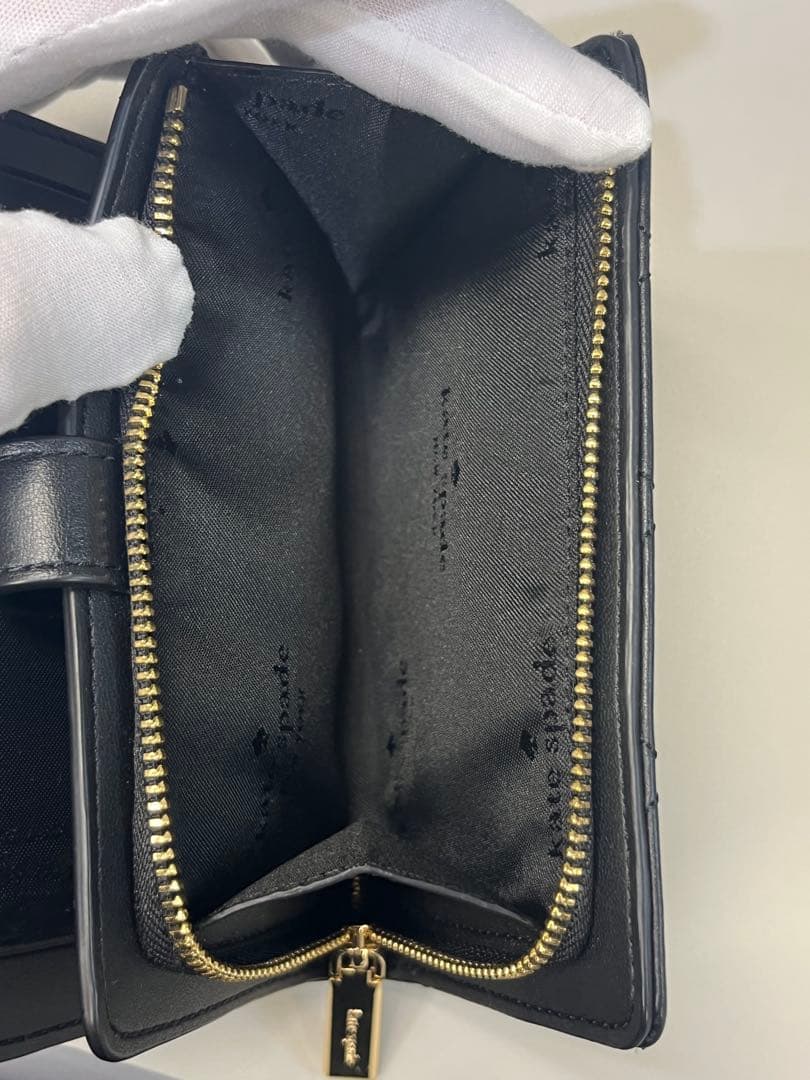 【超美品】kate spade 高級仕様　ミディアム二つ折り財布 キルティング