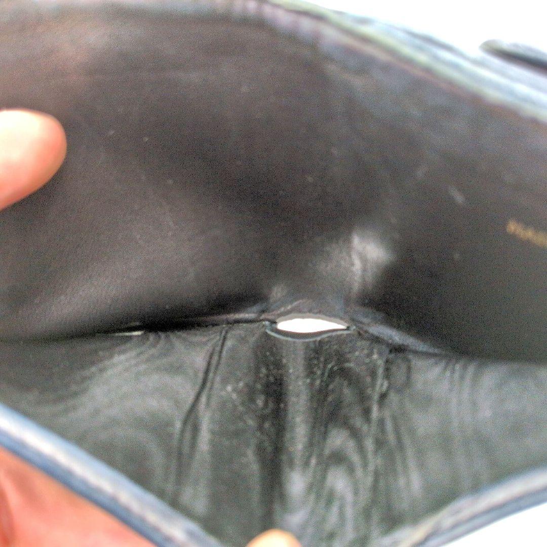 シャネル　キャビアスキン　ココマーク　二つ折り財布　CHANEL