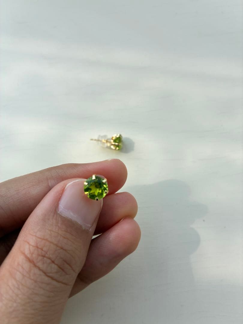 18k ペリドットピアス
